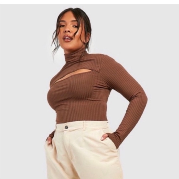 RIBBED BODYSUIT | HIGH WAISTED KHAKIS & EARRING’S BUNDLE DEAL - Picture 3 of 11